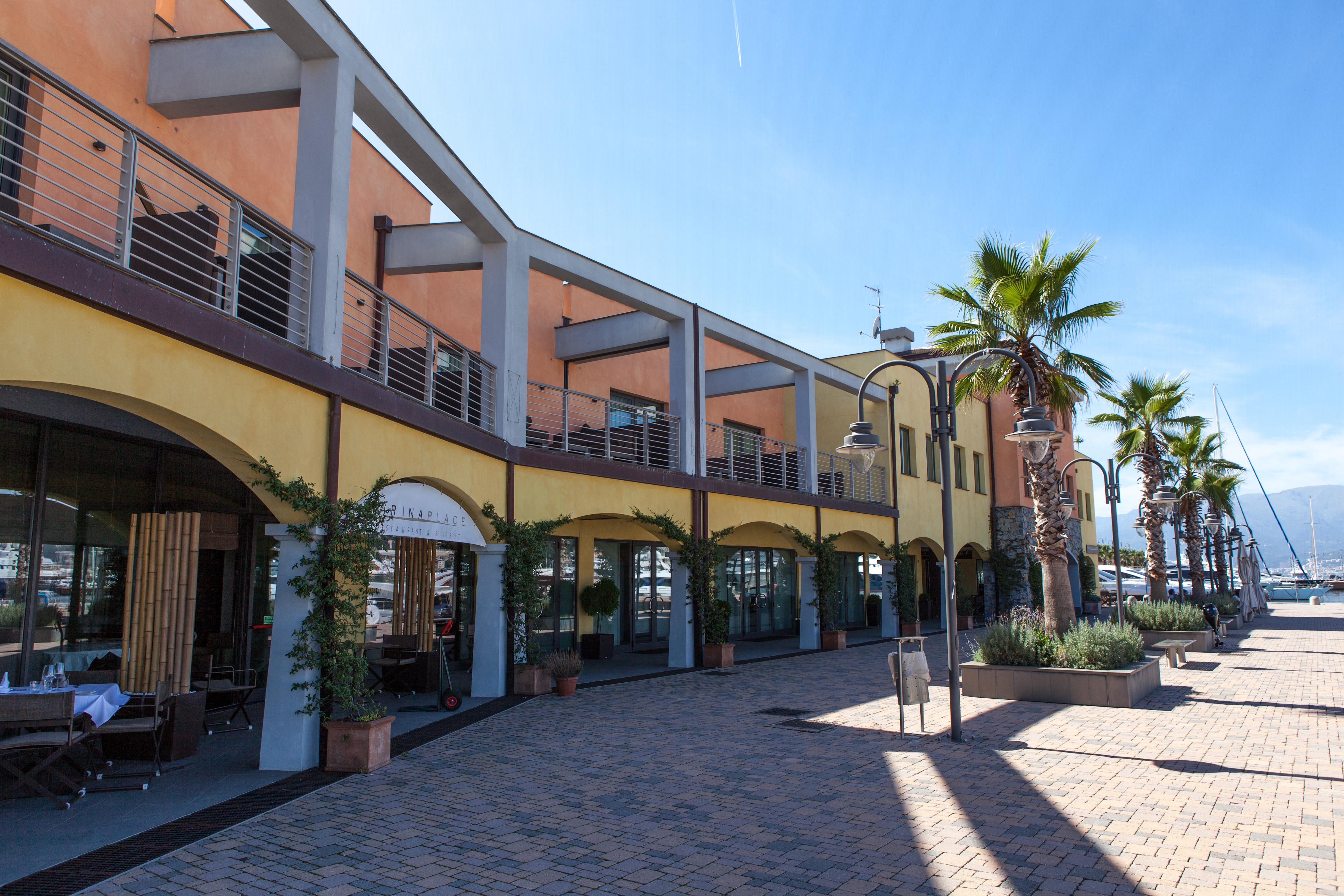 Marina Place Resort Genoa Exterior photo