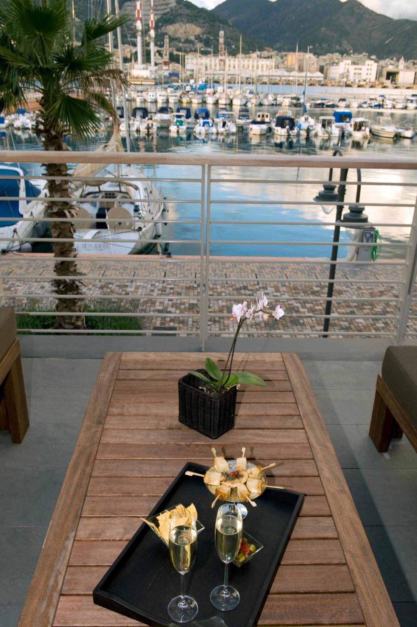 Marina Place Resort Genoa Exterior photo