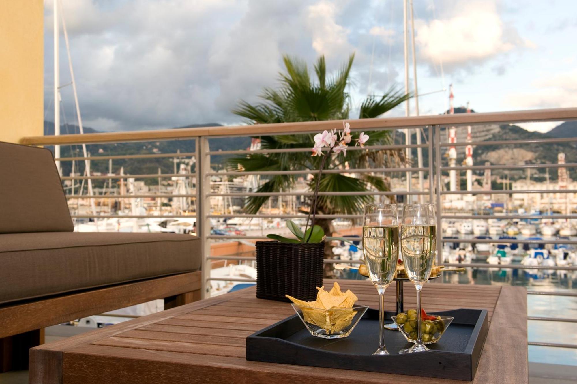 Marina Place Resort Genoa Exterior photo
